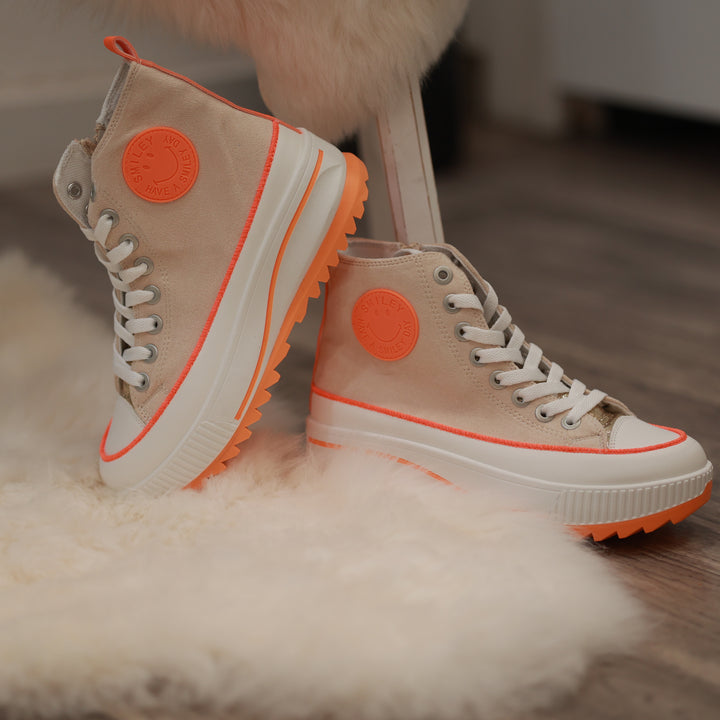 Sneaker mit hoher Sohle Wildlederoptik neon orange feste Sohle 