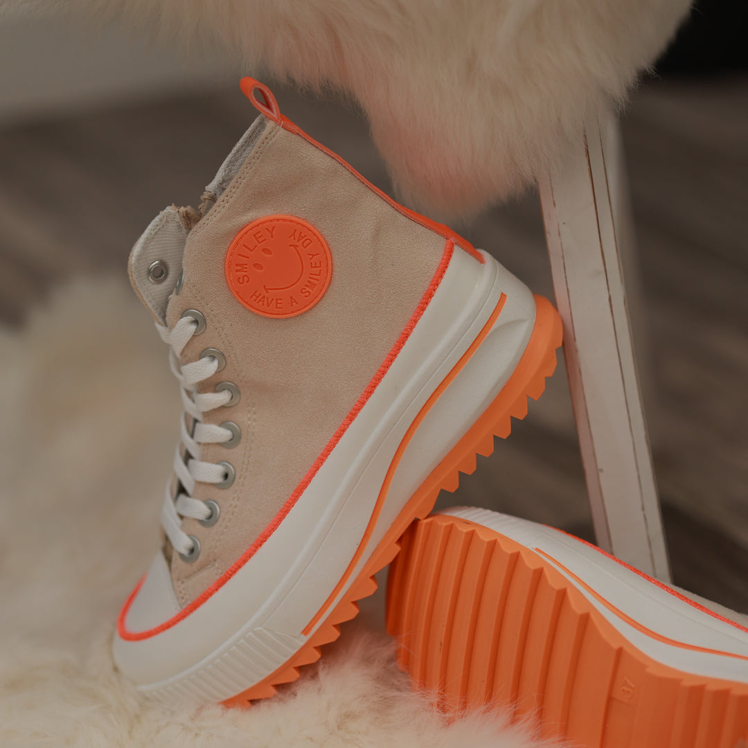 Sneaker mit hoher Sohle Wildlederoptik neon orange feste Sohle 