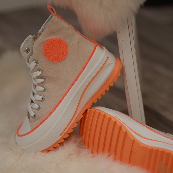 Sneaker mit hoher Sohle Wildlederoptik neon orange feste Sohle 