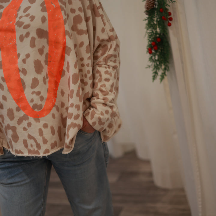 Sweatshirt mit Leo Druck