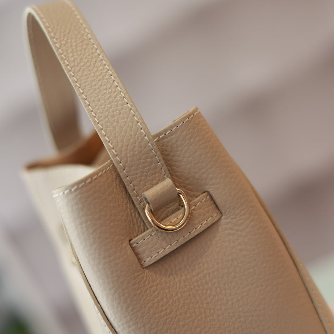 Handtasche