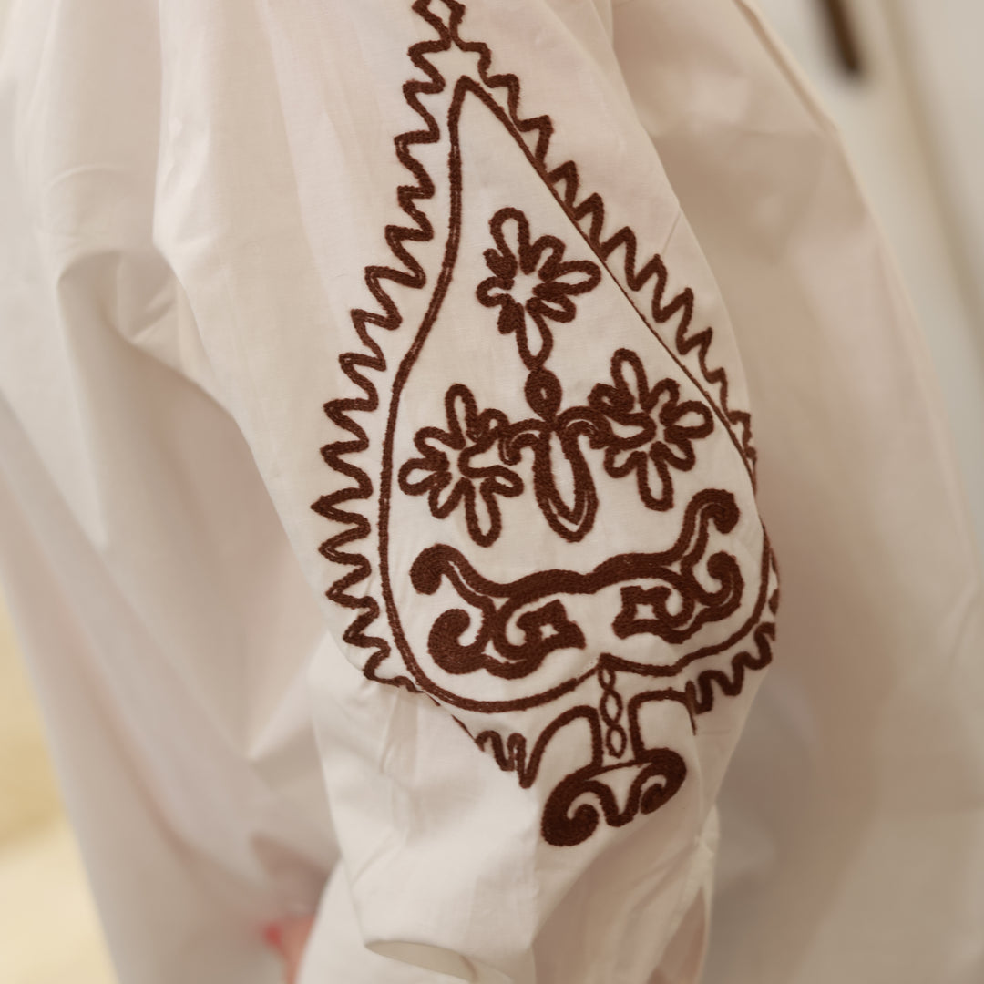 Bluse mit Stickerei