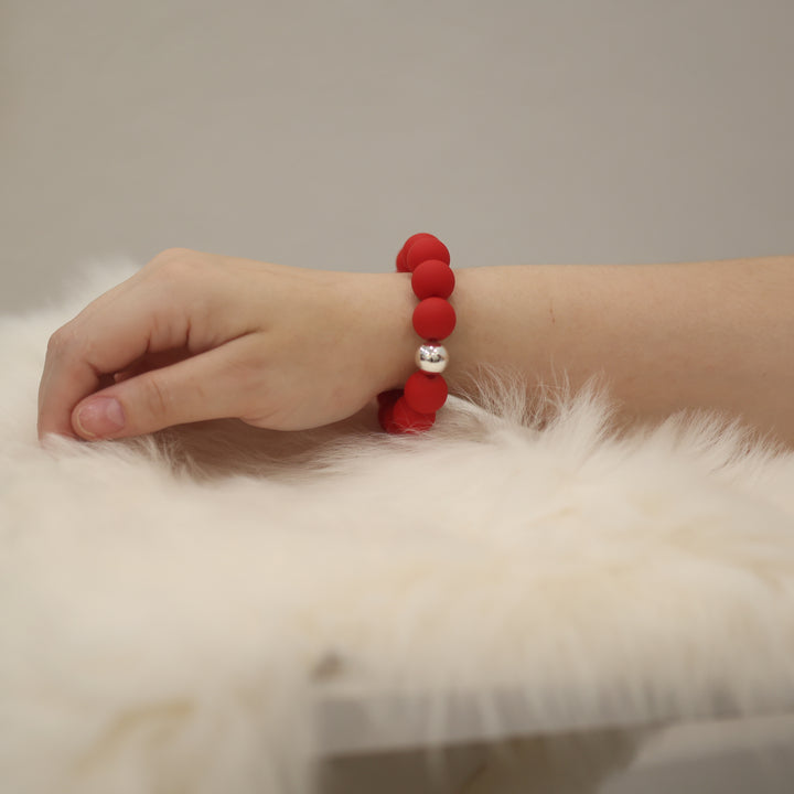 Perlenarmband matt elegantes Armband mattes Perlenarmband zeitloses Perlenarmband modernes Perlenarmband Perlenarmband für Damen Armband mit Perlen mattes Armband Perlen Schmuck Accessoire Perlenarmband Geschenkidee modisches Perlenarmband Schmuck für Alltag stilvolles Perlenarmband minimalistisches Perlenarmband