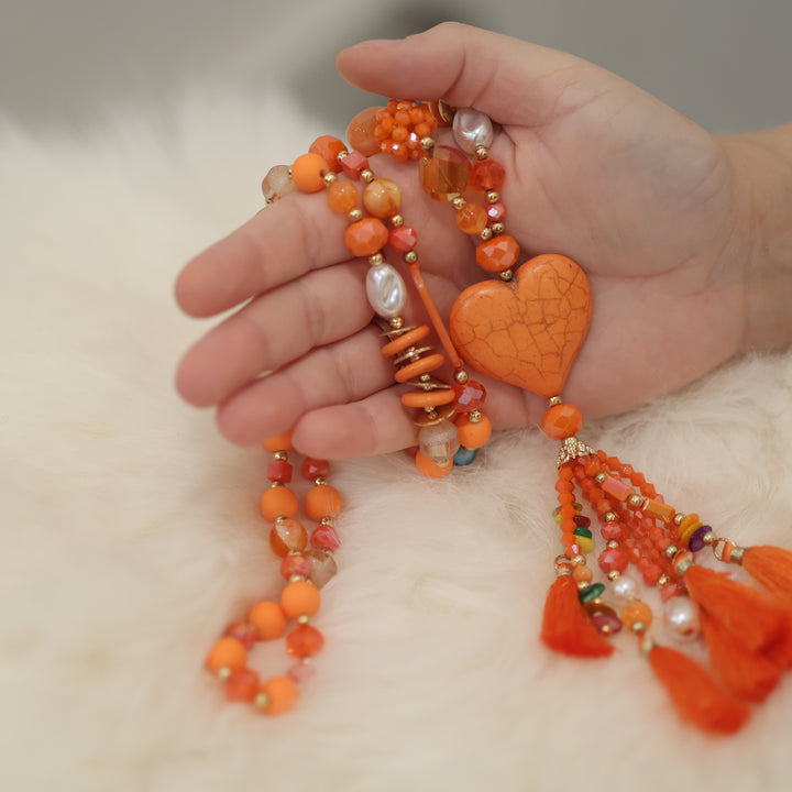 halskette perlenkette herzkette kette perlen ketteechte perlen echte perlen perle orangeperlen orangenekette orange kette herzstein steinkette 