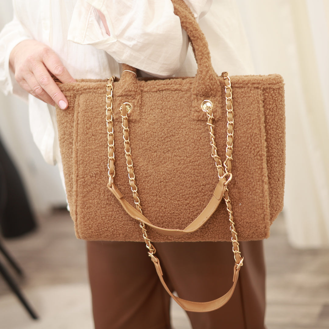 Tasche mit langem Henkel