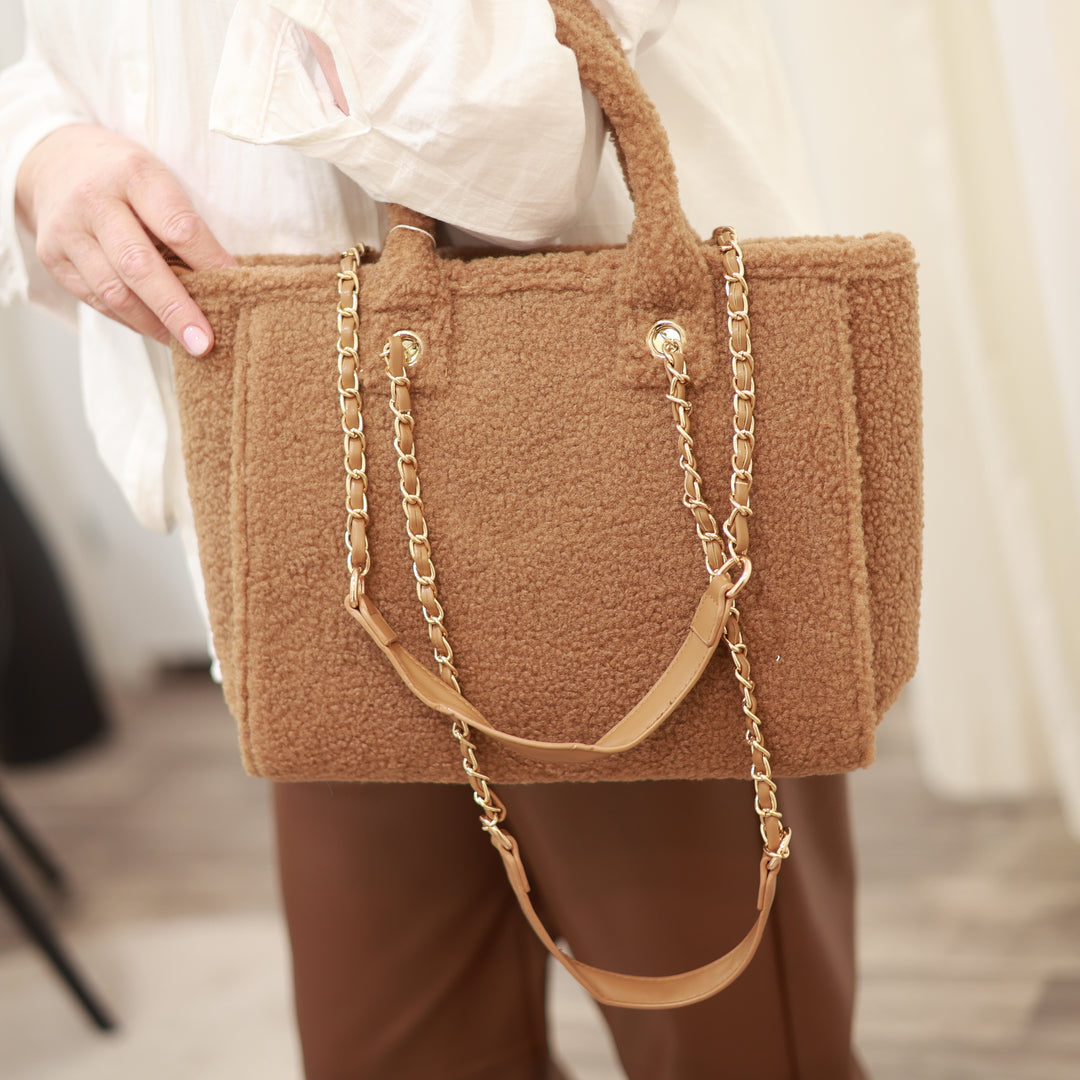 Tasche mit langem Henkel