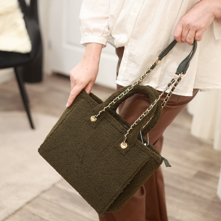 Tasche mit langem Henkel