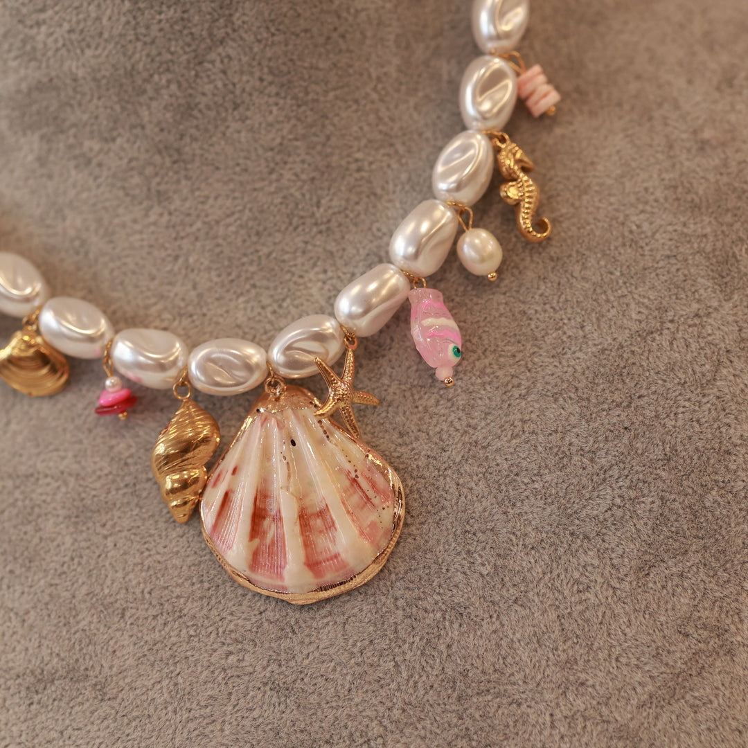 Perlenkette mit Muscheln