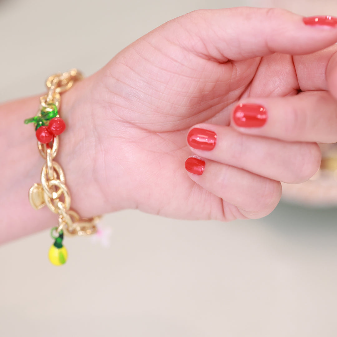 Armband mit charms