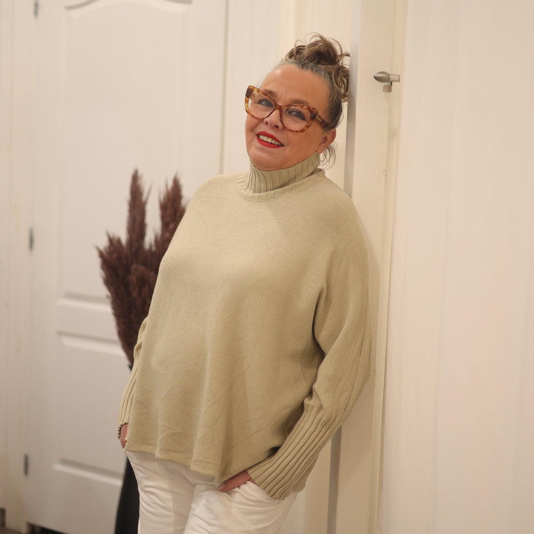 Pulli mit weitem Stehkragen strickpulli relaxshirt shirt buntes shirt Sweatshirt Rollkragen TRendstore miss mary trendige kleidung  grün weiss blau hellblau schlamm hummer 