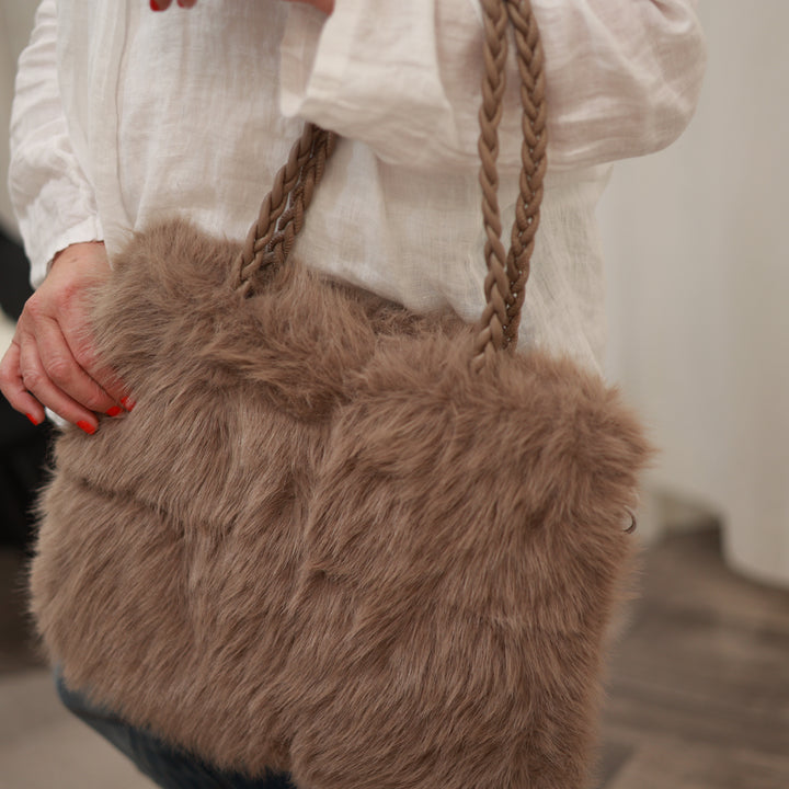 Kunstfelltasche
