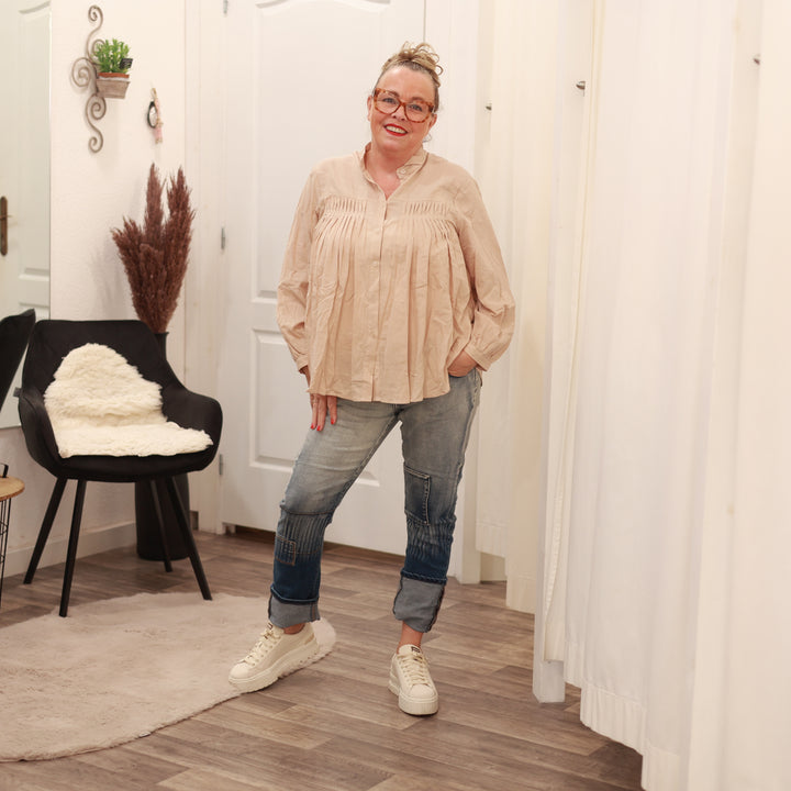 Bluse mit Biesenfalten