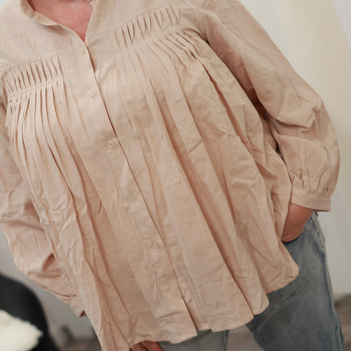Bluse mit Biesenfalten
