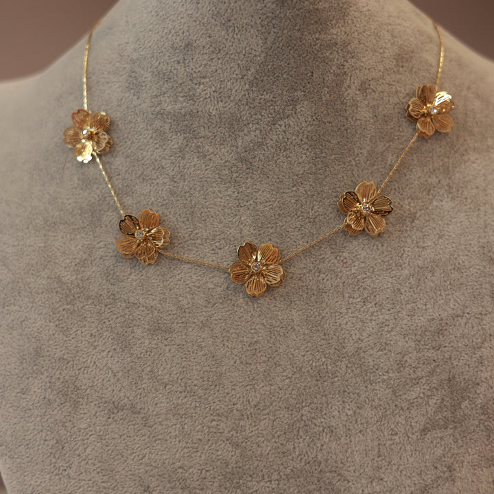 Kette gold halskette blumen steine