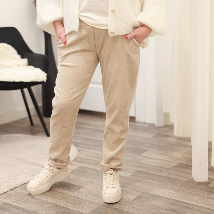 Breit-Cord-Hose
