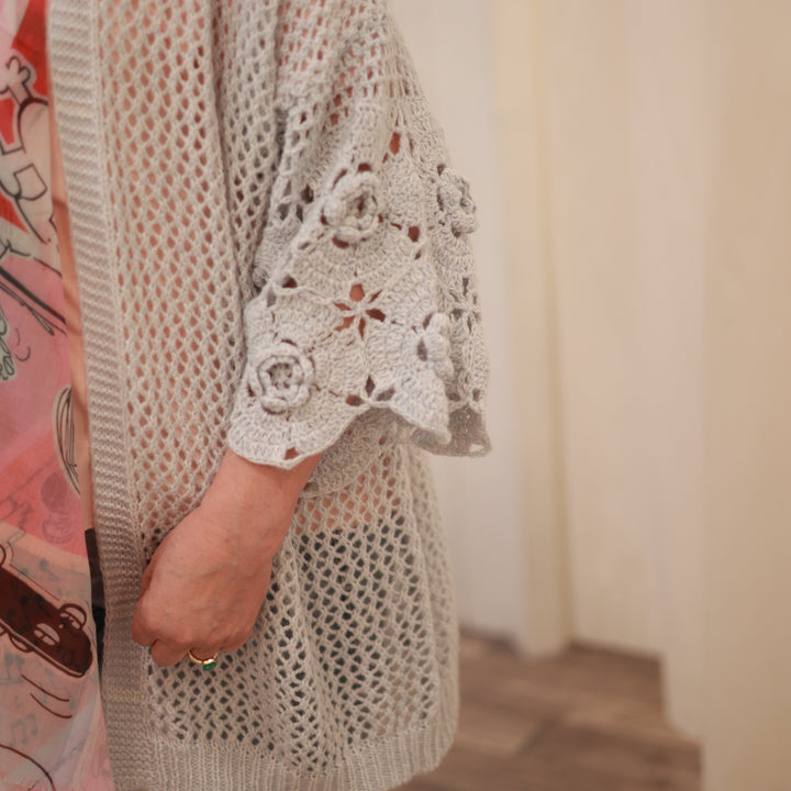 Strickweste mit Lochmuster