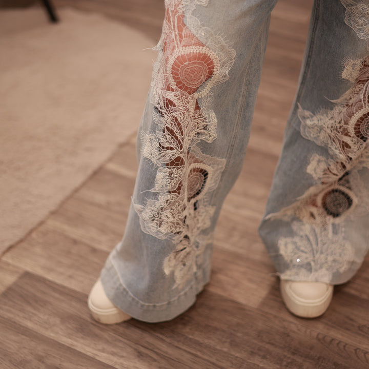 Jeans gerades Bein mit Spitze