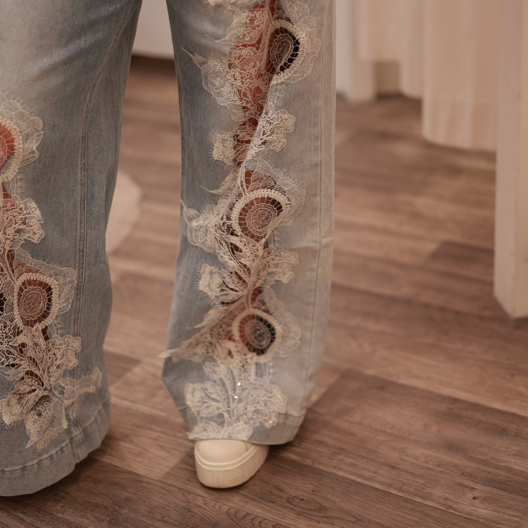 Jeans gerades Bein mit Spitze