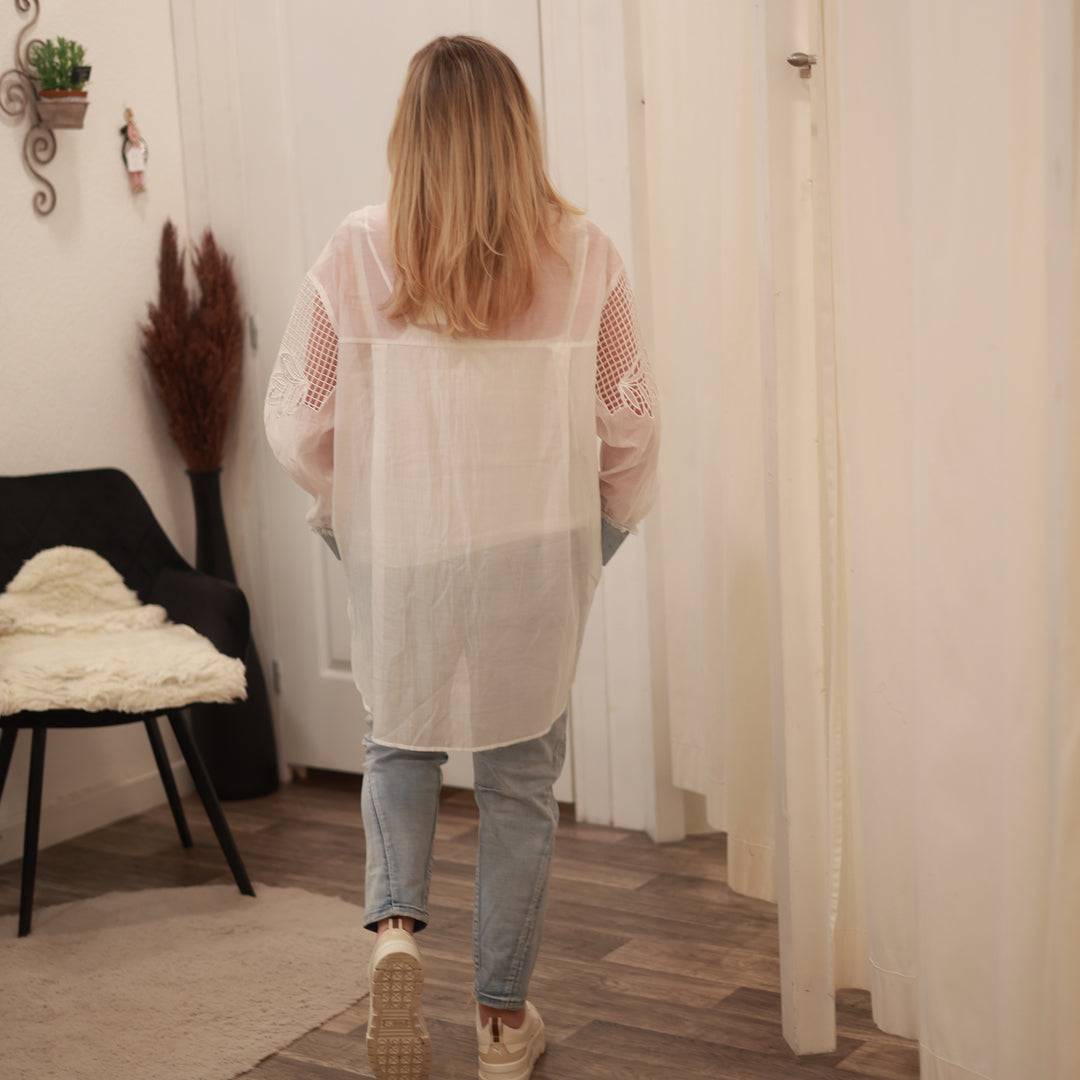 Bluse mit Stickerei
