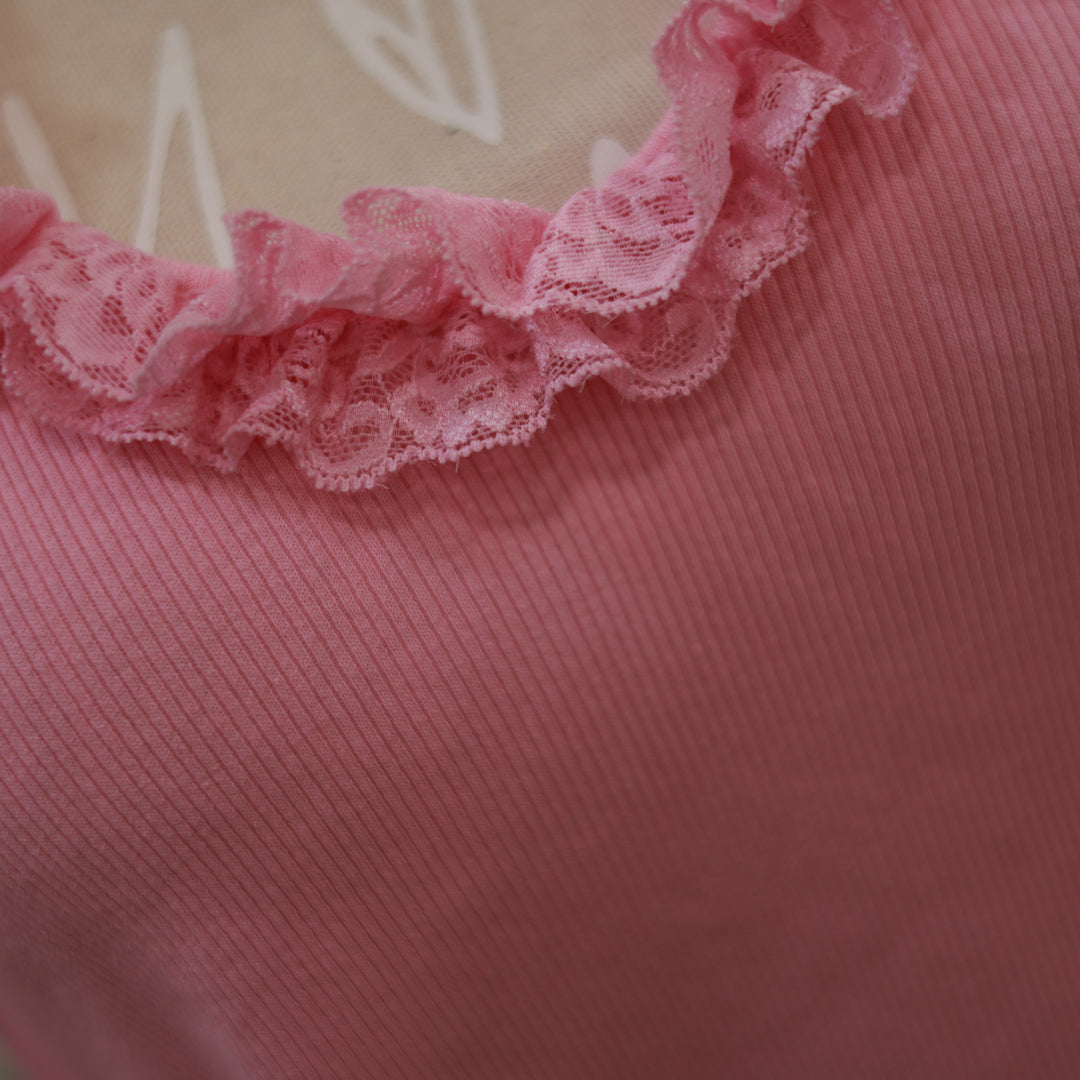 Rippenshirt mit Spitze