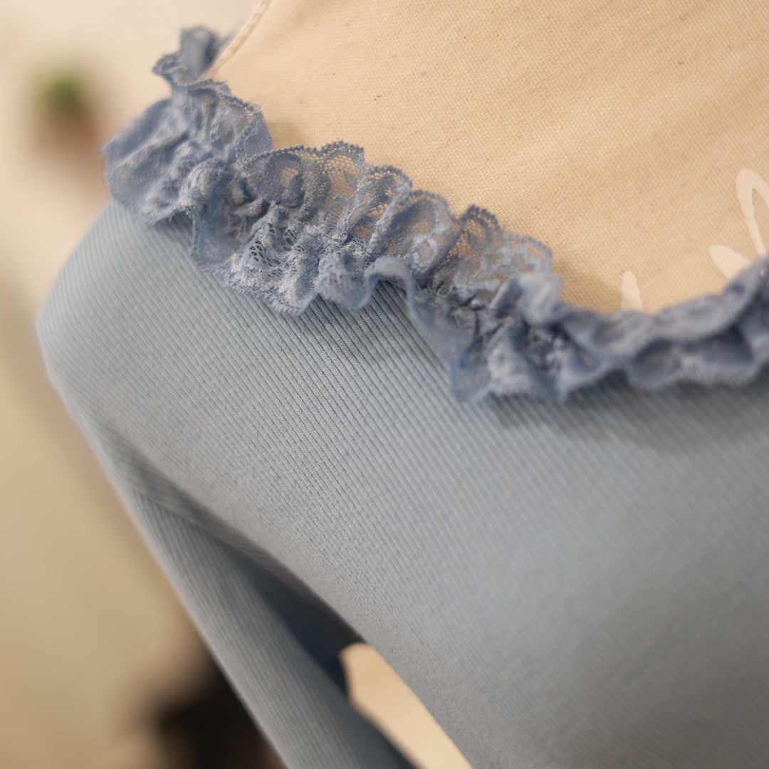 Rippenshirt mit Spitze