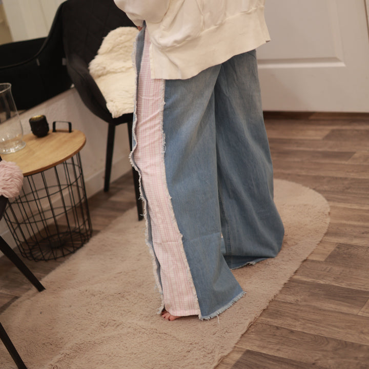 Jeans mit Seiteneinsatz