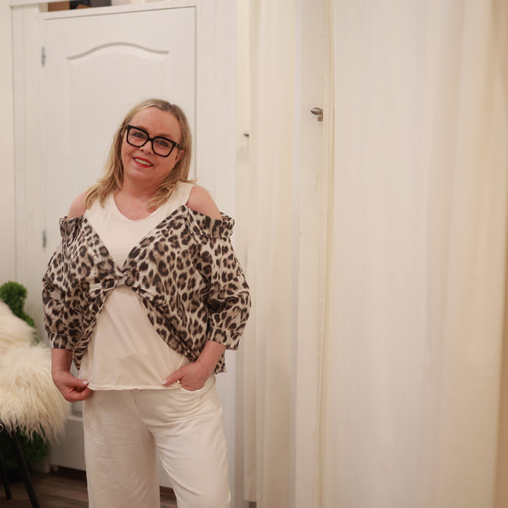 Bluse mit Cut Out