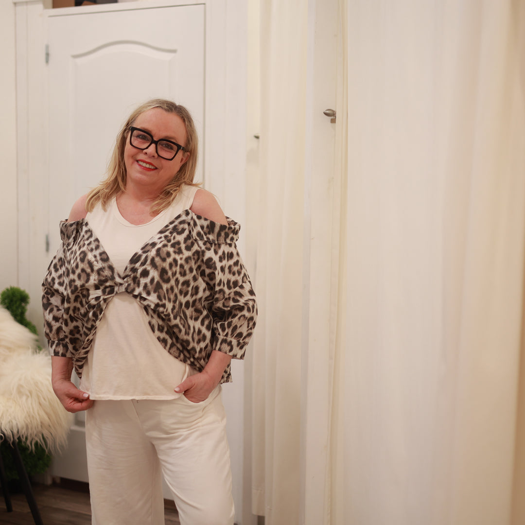 Bluse mit Cut Out