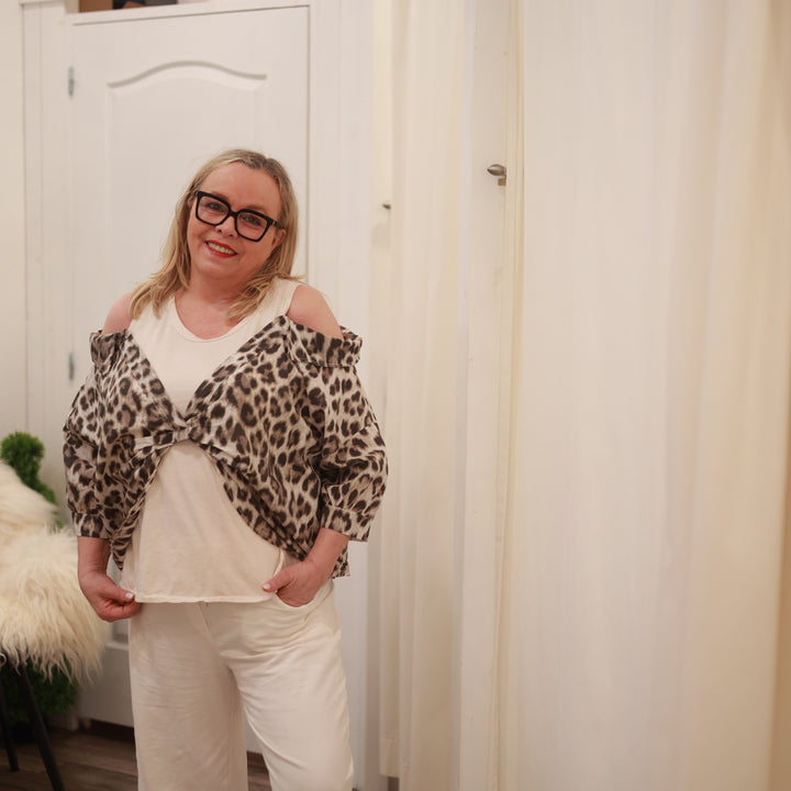 Bluse mit Cut Out